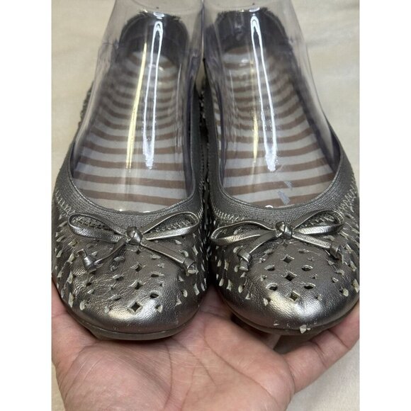 VIONIC Silver Ballet Flats Perforated Leather Comfort Shoes Orthotic Sz 7 - Picture 5 of 10